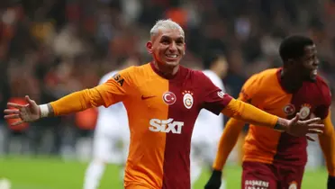 Festejo de gol de Torreira en Galatasaray