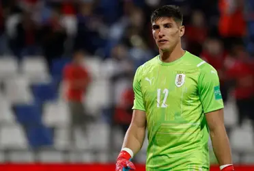 Sergio Rochet sufre una particular situación física y es duda para el partido de Uruguay ante Colombia