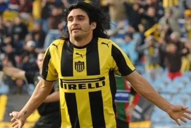 Carlos Bueno dejó un mensaje que causó una polémica discusión entre su actual club, Peñarol y el rival de siempre, Nacional