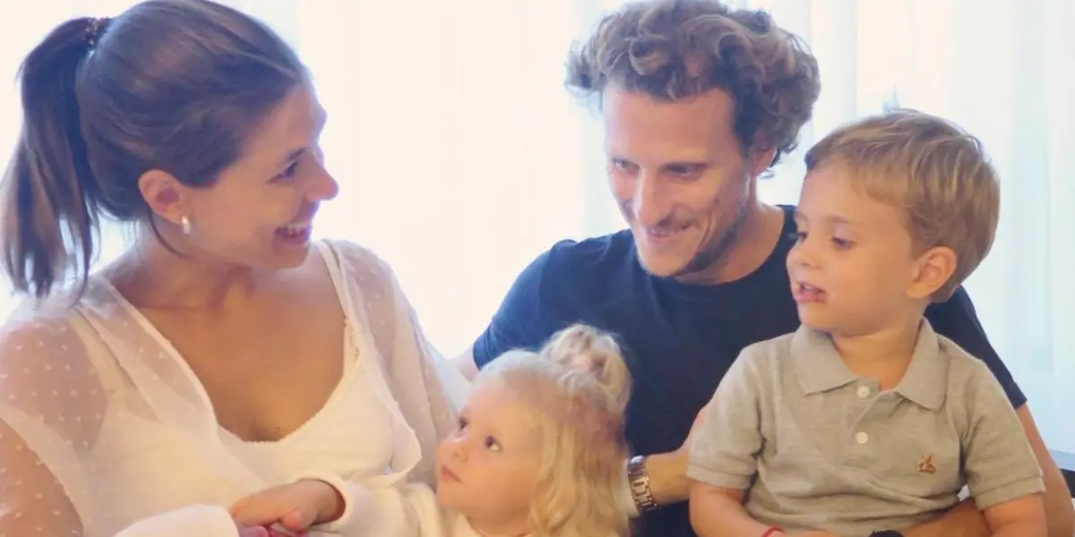 Diego Forlán junto a su familia