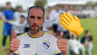 Diego Godín con la camiseta de Porongos FC