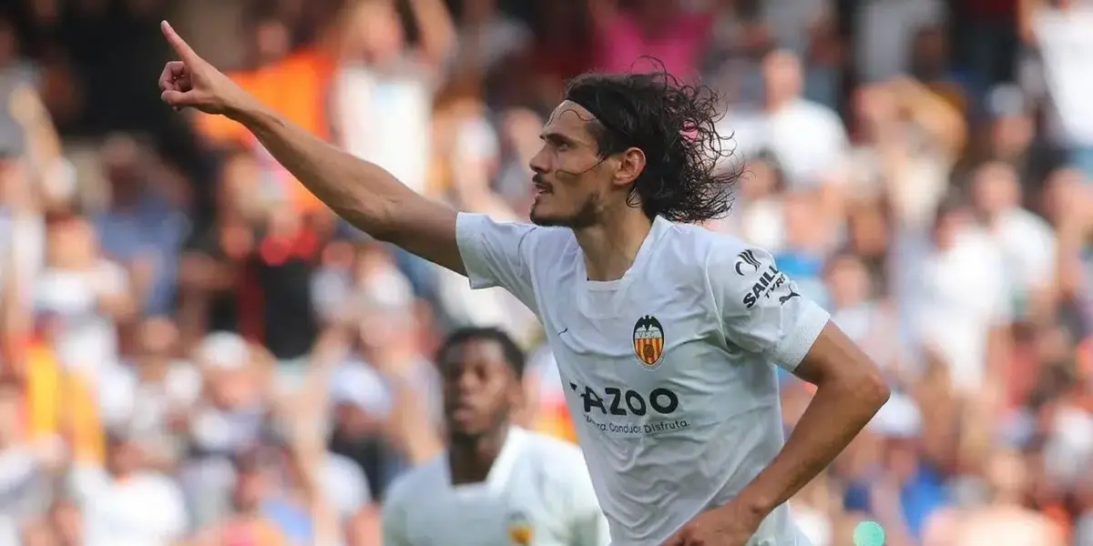 Edinson Cavani parece tener definido su futuro y en Nacional siguen de cerca cada uno de sus pasos anhelando su retorno