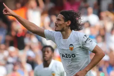 Edinson Cavani parece tener definido su futuro y en Nacional siguen de cerca cada uno de sus pasos anhelando su retorno