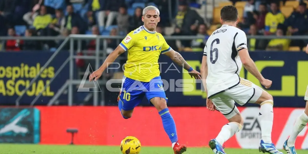 El atacante uruguayo ingresó en el minuto 79 en la derrota del Cádiz. 