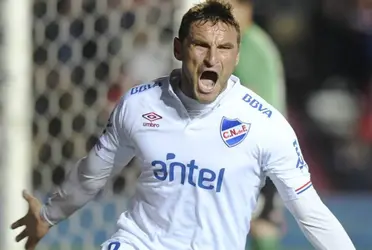 El delantero el es máximo goleador del club durante el siglo XXI. 