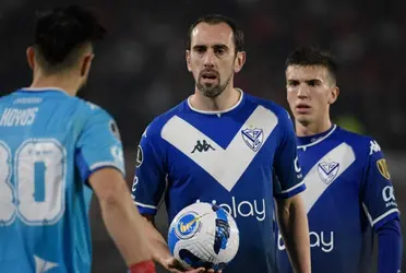 En el día de ayer Vélez Sarsfield enfrentó a el puntero de la Liga Argentina River Plate y lo puso en aprietos sacándole puntos, con un Diego Godín como titular