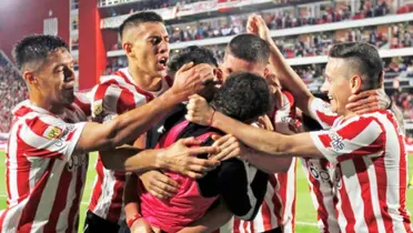 Estudiantes de La Plata en pleno festejo de gol