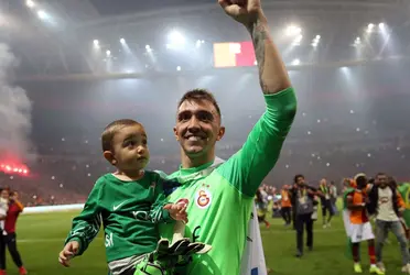 Fernando Muslera y un posteo en redes sociales muy particular junto a su familia en el Galatasaray de Turquía