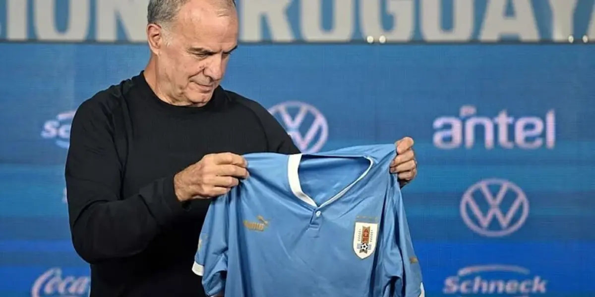 La era de Bielsa se pone en marcha, mientras Uruguay festeja.