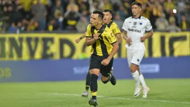 Leo Fernández anotaría el triplete que daría la clasificación a Peñarol a semifinales de la Copa AUF