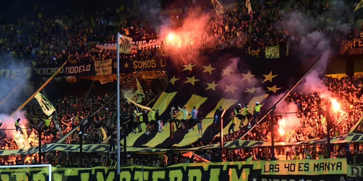 Los hinchas de Peñarol en el CDS