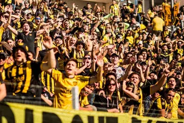 Los hinchas de Peñarol se manifestaron con disconformidad por el presente del club y lo hicieron de una manera particular