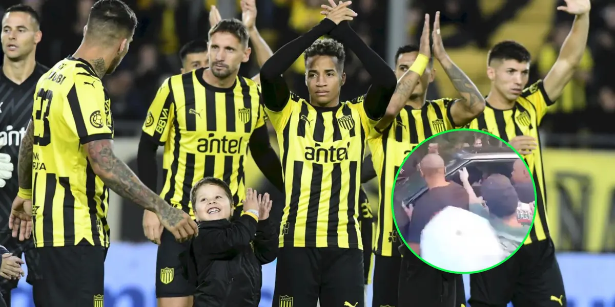 Los jugadores de Peñarol saludando a la hinchada.