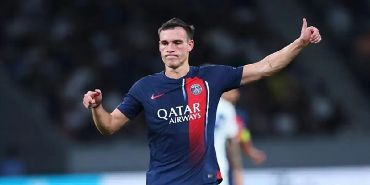 Manuel Ugarte fue titular en el Paris Saint Germain, pero tuvo un cruce muy particular con un rival en pleno partido