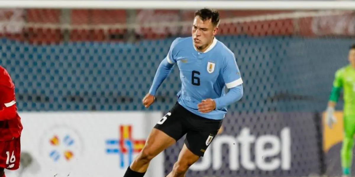 Manuel Ugarte hjabló en conferencia de prensa en la previa del debu de la Selección de Uruguay en las Eliminatorias