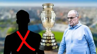 Marcelo Bielsa con la campera de la Selección de Uruguay