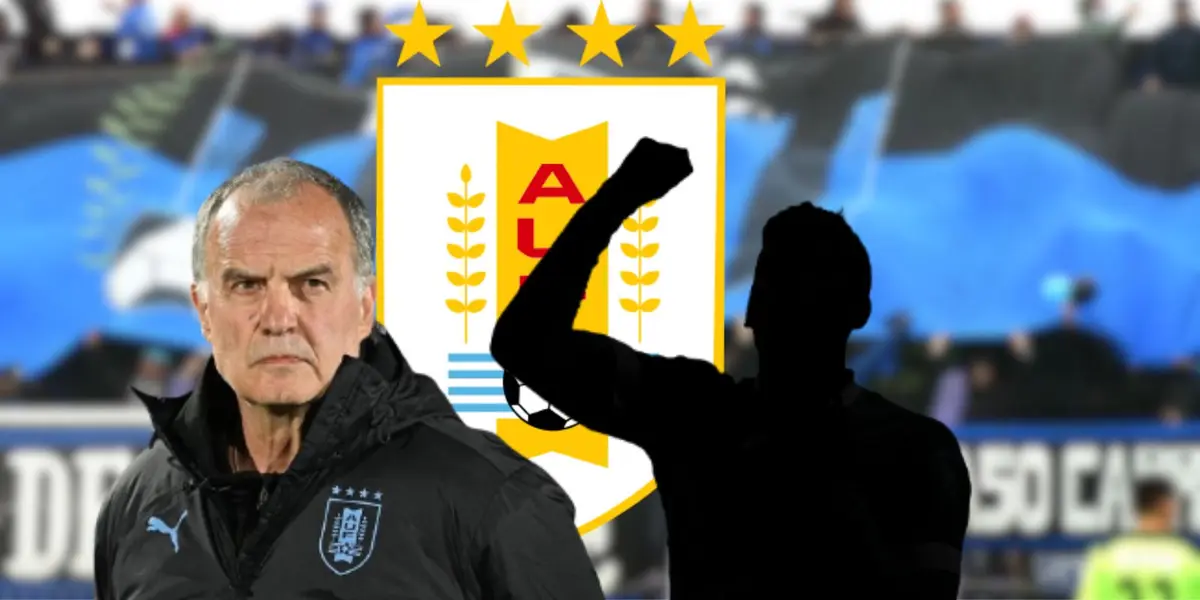 Marcelo Bielsa observa un partido de Eliminatoria Mundialista en 2023 con la Selección Uruguaya