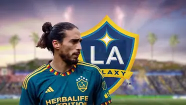 Martín Cáceres con la playera del LA Galaxy, su actual equipo en la MLS