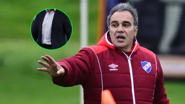 Martín Lasarte con la campera de Nacional.