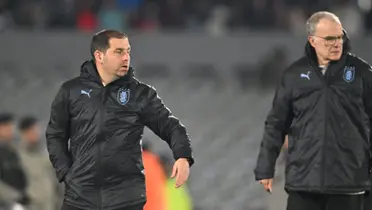 Pablo Quiroga junto a Marcelo Bielsa en Uruguay.