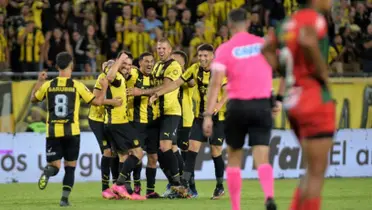 Peñarol logró vencer por 2-0 a Boston River por los octavos de final de la Copa Uruguay