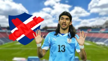 Sebastián Abreu durante un partido con la Selección de Uruguay