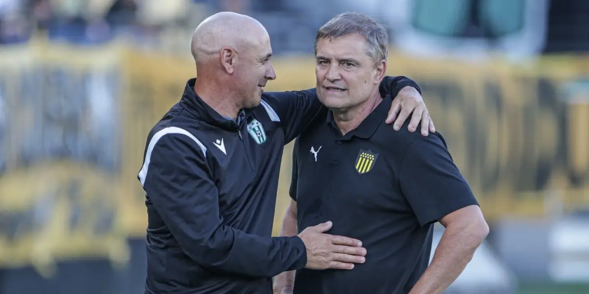 Un futbolista de Peñarol tuvo un insólito fallo que le está dando el título parcialmente a Liverpool