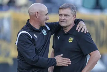 Un futbolista de Peñarol tuvo un insólito fallo que le está dando el título parcialmente a Liverpool