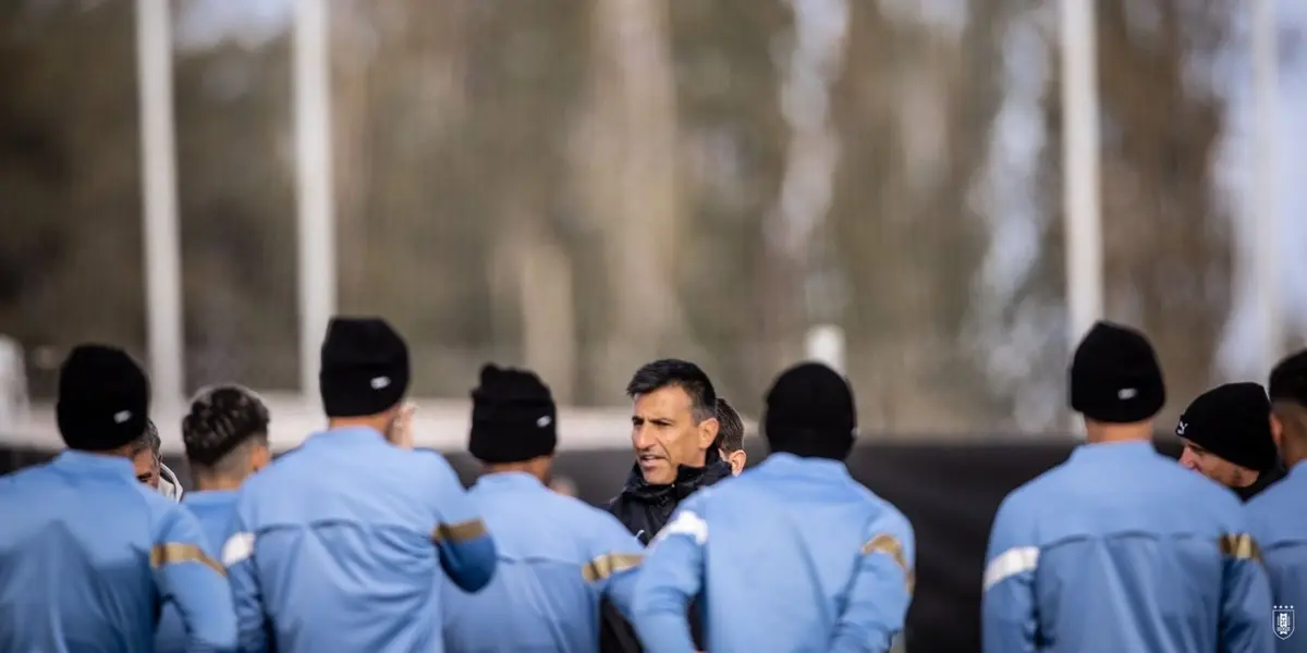 Uruguay tras perder ante Inglaterra comprometió su clasificación, debe de ganar su partido ante el seleccionado de Túnez para clasificar